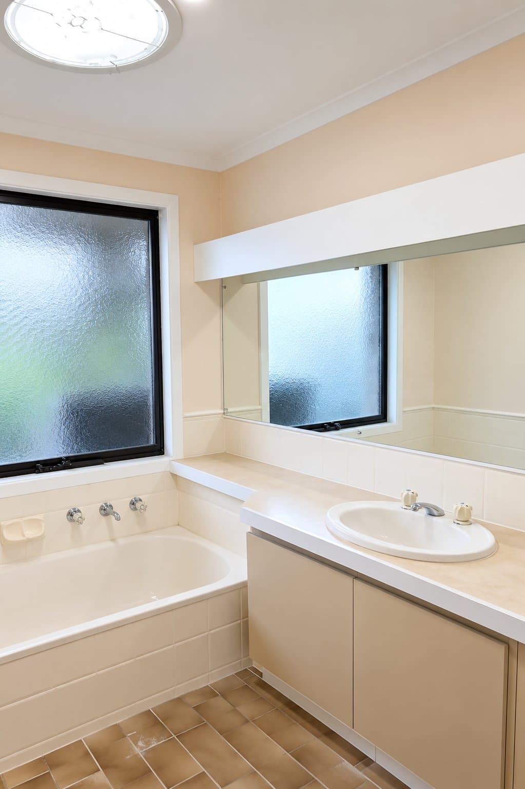 Outdated Chirnside Park bathroom before renovation